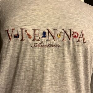 Woman’s Gray Short Sleeve Tee vienna Austria. XL. Pre owned